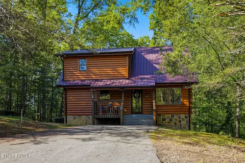 3201 Bear Country Way, Sevierville, TN 37876