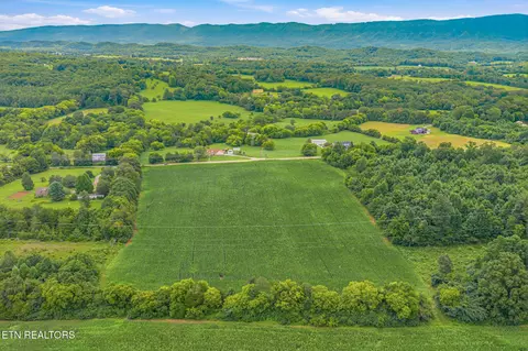 1633 Calderwood Hwy, Maryville, TN 37801