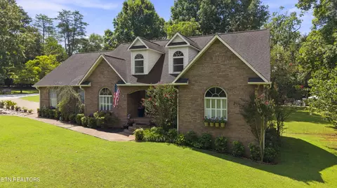 3217 Cove Ln, Louisville, TN 37777