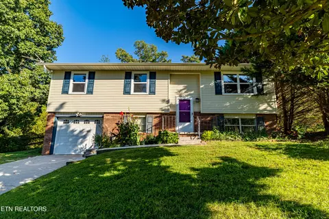 10913 Concord Woods Dr, Knoxville, TN 37934