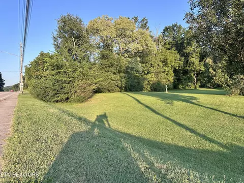 S Charles G Seivers Blvd, Clinton, TN 37716