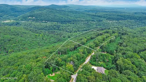 Upper Eagles Nest Rd, Crossville, TN 38555