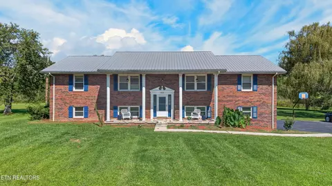 819 Redwood Dr, Mount Carmel, TN 37645