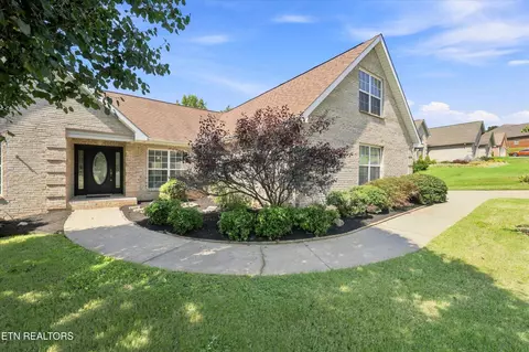 3015 Champions Dr, Maryville, TN 37801