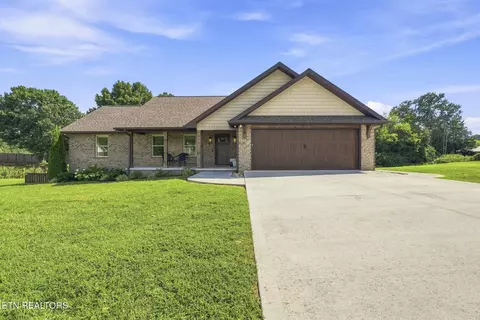 408 Melford Dr, Strawberry Plains, TN 37871