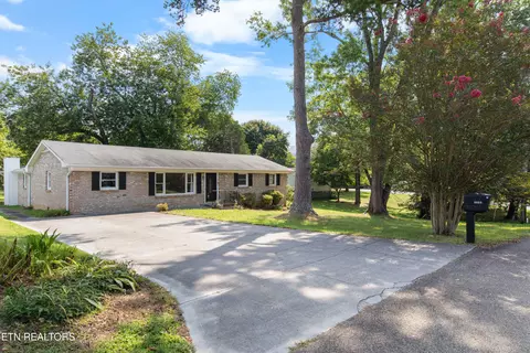 6604 Duke Rd, Knoxville, TN 37918