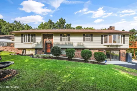 231 W View Dr, Strawberry Plains, TN 37871