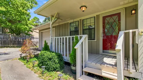 6612 Bay Circle Dr, Knoxville, TN 37918