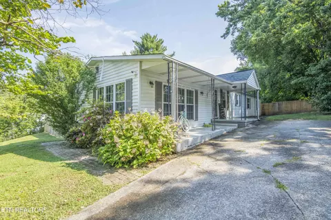 116 S Pine St, Maryville, TN 37804