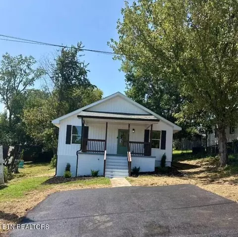 808 N B St, Lenoir City, TN 37771