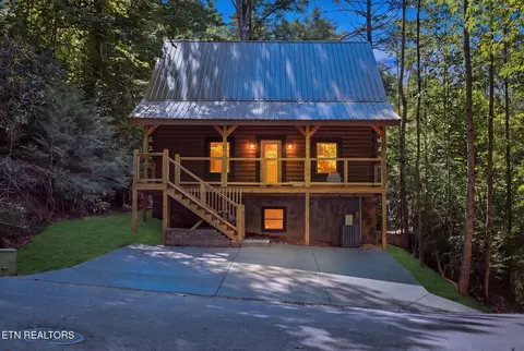 1607 Mountain Shadow Way, Gatlinburg, TN 37738