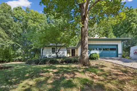 10033 Bluegrass Rd, Knoxville, TN 37922