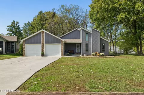 202 Daksi Ln, Loudon, TN 37774
