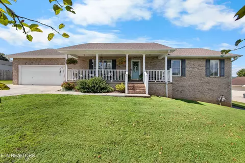 5635 Brandon Park Dr, Maryville, TN 37804