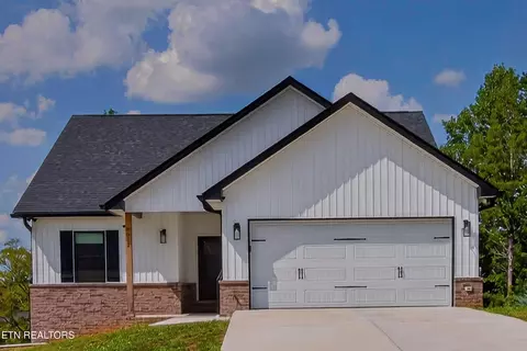 8011 Stone Hollow Dr, Knoxville, TN 37924