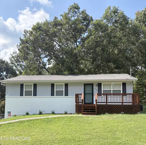 730 Black Forest Dr, Maryville, TN 37801