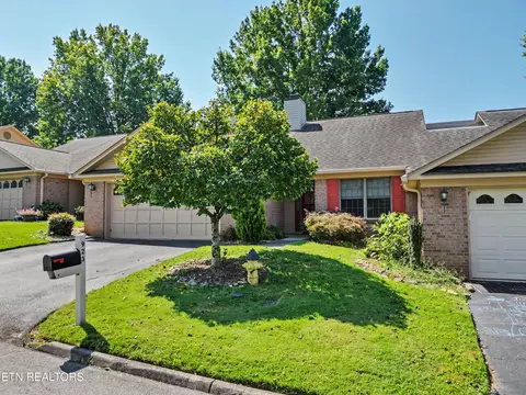 923 Portsmouth Cir, Maryville, TN 37803