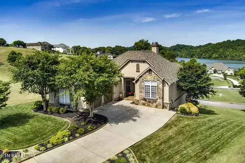 315 Hummingbird Dr, Vonore, TN 37885