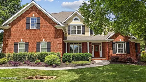 769 Oak Chase Blvd, Lenoir City, TN 37772