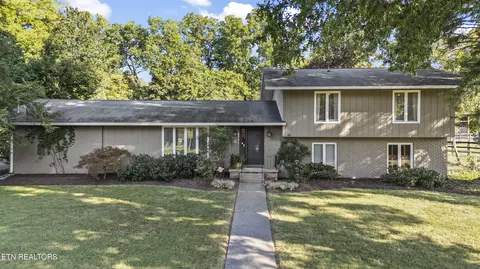 8705 Wimbledon Dr, Knoxville, TN 37923