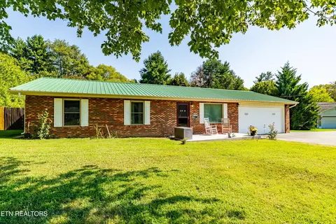 656 Dwight Ln, Sevierville, TN 37876