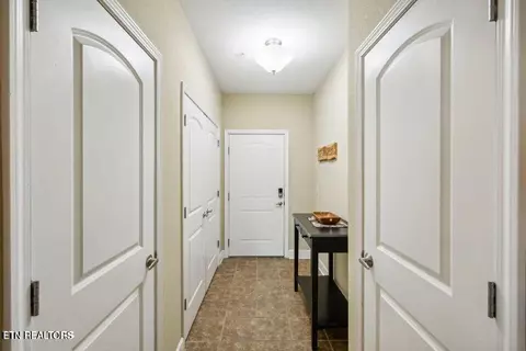 Entry Way - 112 Sandpiper Ln, Bean Station, TN 37708 photo 2 of 3