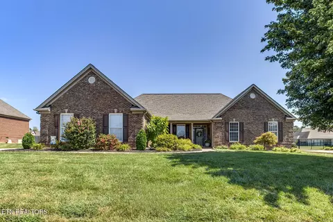 253 E Port Dr, Lenoir City, TN 37772