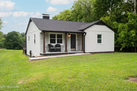 1009 Mabry Hood Rd, Knoxville, TN 37932