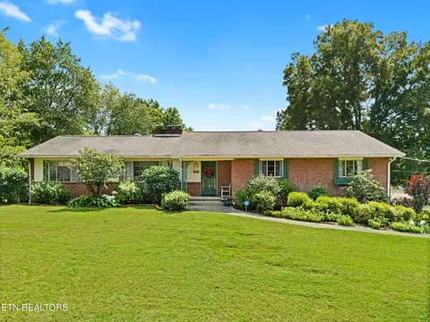 8300 Bennington Dr, Knoxville, TN 37909