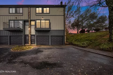 1900 Cherokee Bluff Dr, Knoxville, TN 37920
