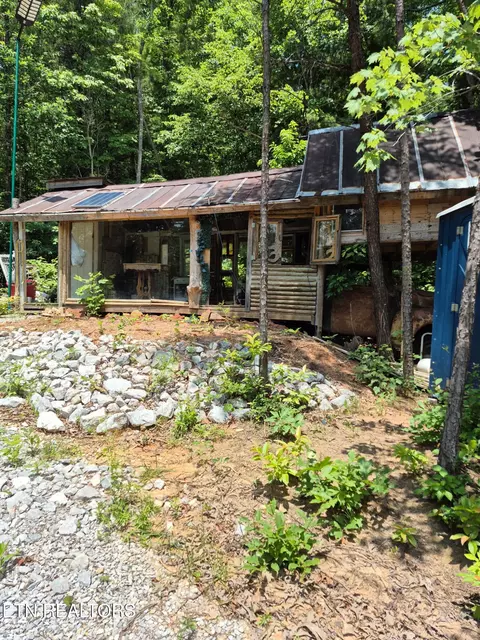 500 Cooper Hollow Rd, Tellico Plains, TN 37385