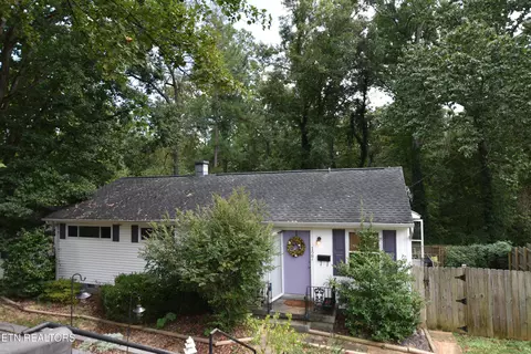 127 Amherst Ln, Oak Ridge, TN 37830