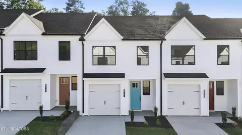 8741 Chapman Trace Way, Knoxville, TN 37920