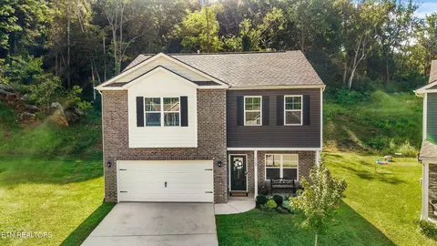 7104 Dusty Rose Ln, Knoxville, TN 37921