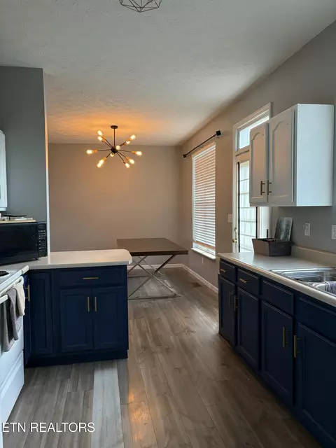 Kitchen - 800 S 28th St, Middlesboro, KY 40965 photo 4 of 4