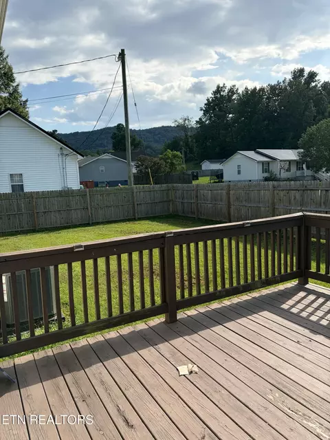 Exterior - 800 S 28th St, Middlesboro, KY 40965 photo 5 of 5