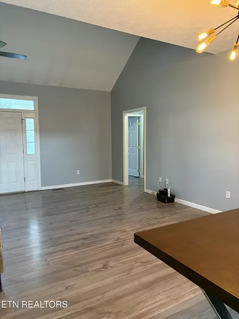 Living - 800 S 28th St, Middlesboro, KY 40965 photo 2 of 2