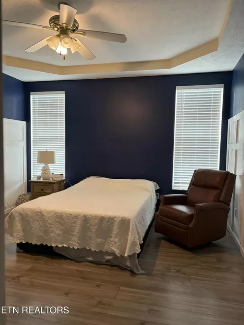 Bedroom - 800 S 28th St, Middlesboro, KY 40965 photo 2 of 4