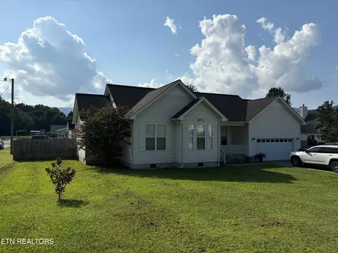 Exterior - 800 S 28th St, Middlesboro, KY 40965 photo 2 of 5