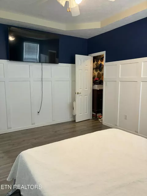 Bedroom - 800 S 28th St, Middlesboro, KY 40965 photo 4 of 4
