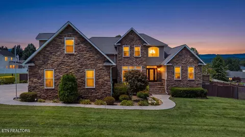 409 Bluff Trce, Jacksboro, TN 37757