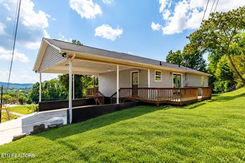 303 N 16th St, La Follette, TN 37766