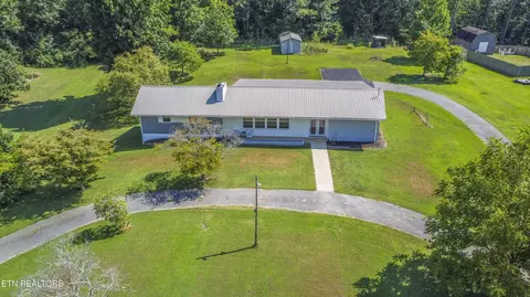940 Riley Dr, Lenoir City, TN 37771