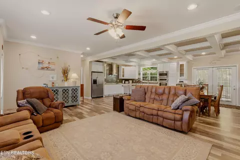 Living - 3926 Roberts Rd, Corryton, TN 37721 photo 2 of 2
