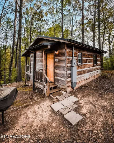 960 Timberlake Cir, Sevierville, TN 37876