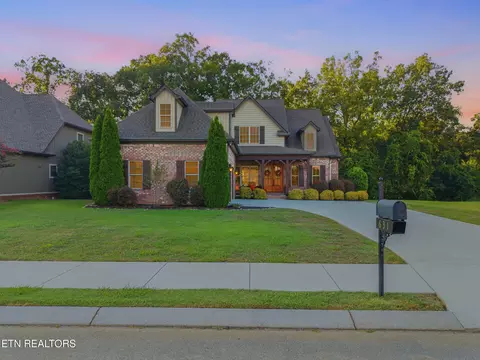 631 Karch Dr, Maryville, TN 37803
