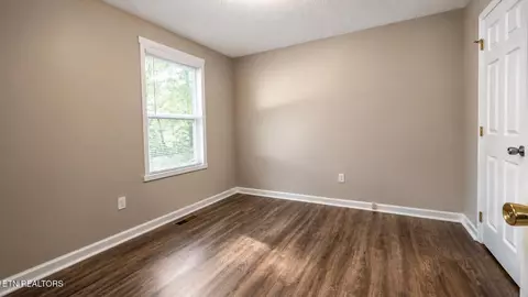 Bedroom - 8657 Buffalo Rd, Oneida, TN 37841 photo 1 of 2