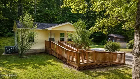 Exterior - 8657 Buffalo Rd, Oneida, TN 37841 photo 2 of 9