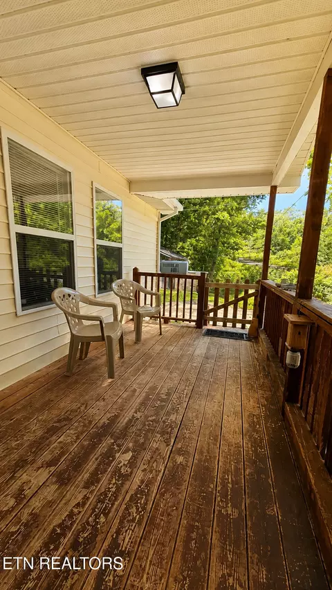 Exterior - 8657 Buffalo Rd, Oneida, TN 37841 photo 5 of 9