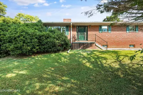 985 Lane Dr, Friendsville, TN 37737